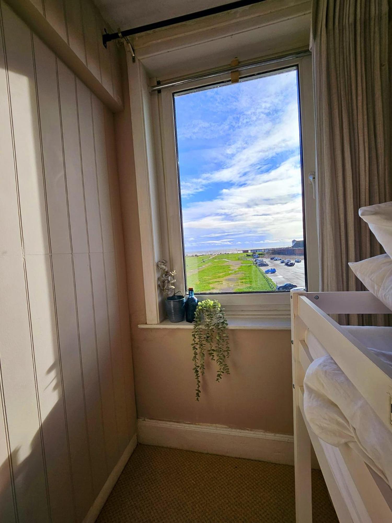 Seaview 2 Bedroom Apartment ليتلهامبتون المظهر الخارجي الصورة
