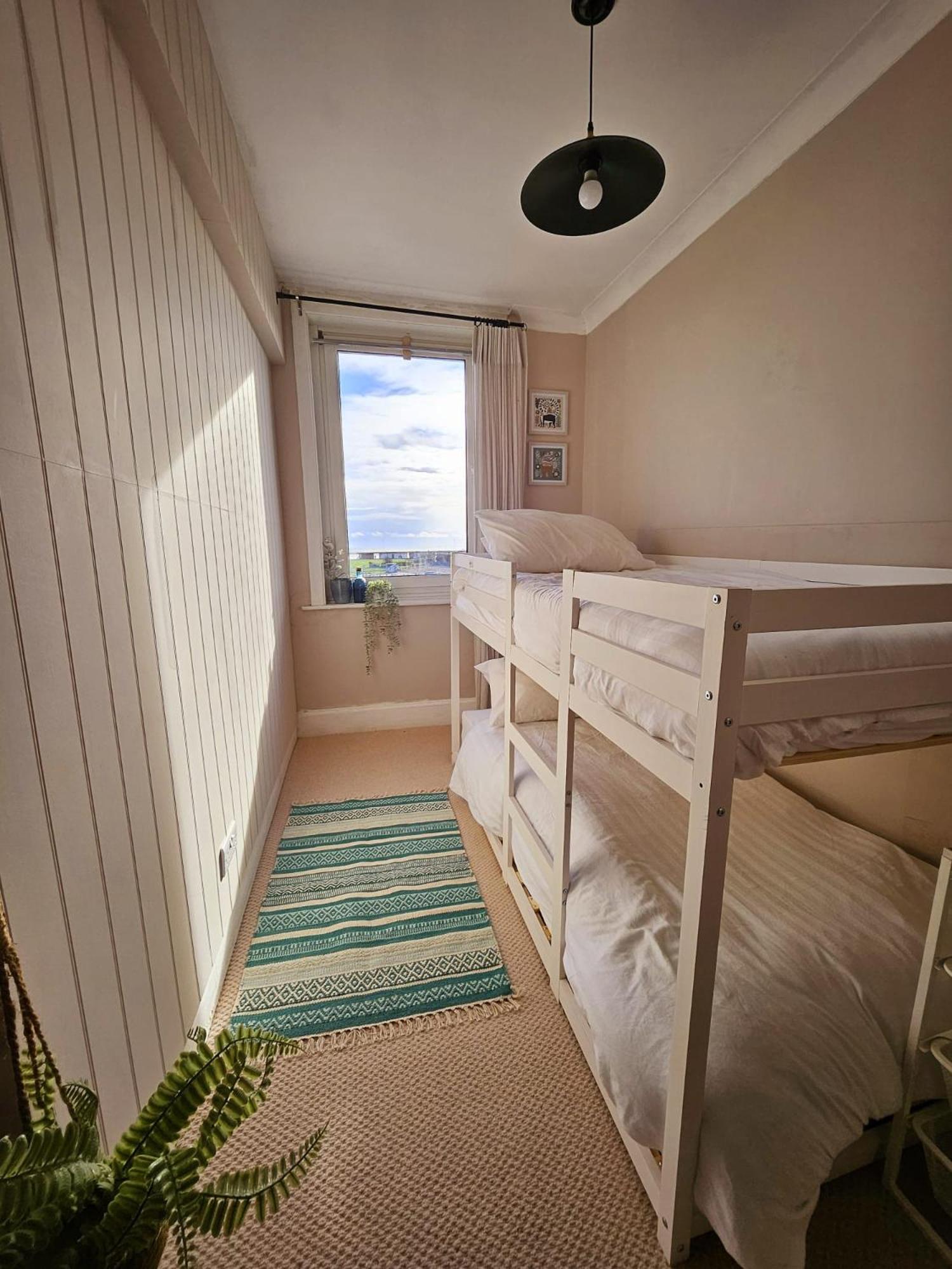 Seaview 2 Bedroom Apartment ليتلهامبتون المظهر الخارجي الصورة